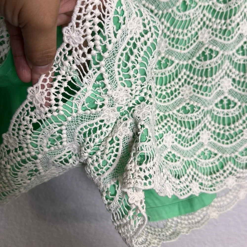 Southern Tide Women's Shorts Medium Pull On Green Lined‎ Lace Resort Coastal